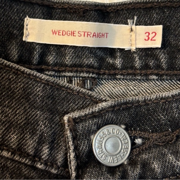NWT! Levi’s Wedgie Straight Jeans, Black, Size 32x28 - Picture 3 of 5